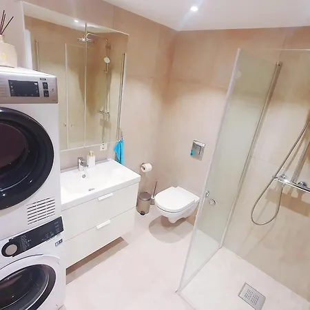 Spacious, Beautiful 4 Homestay *